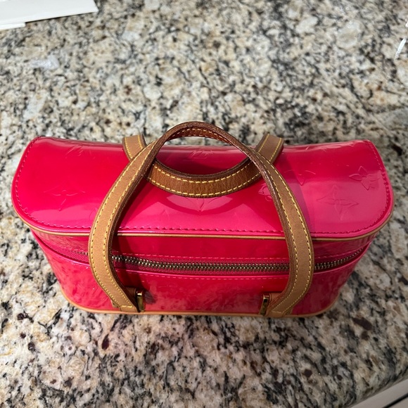 Vernis pink Louis Vuitton - Picture 2 of 6